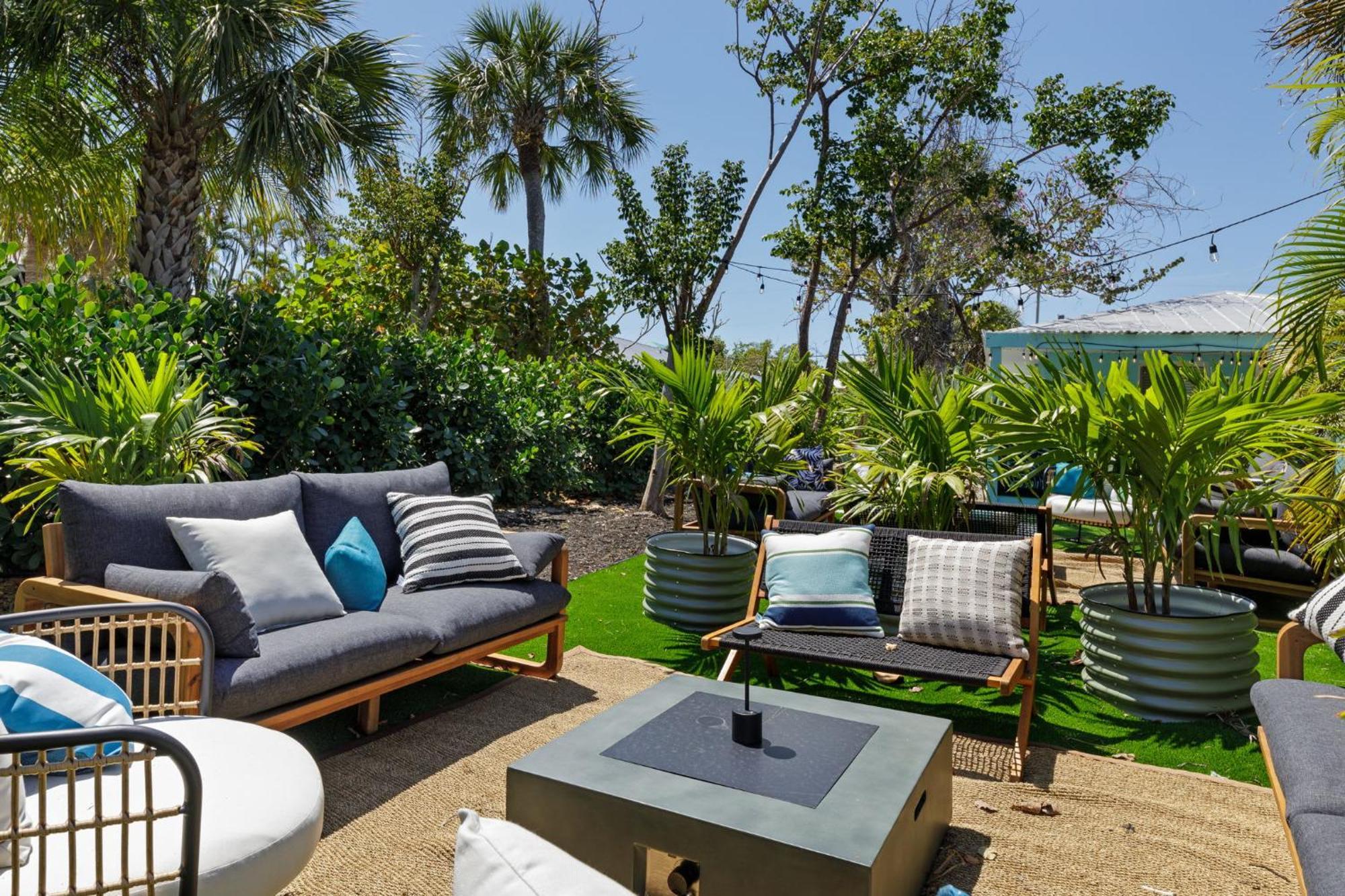 Captain Ed'S - Charming Studio At Palmview Of Sanibel With Bikes Exterior photo