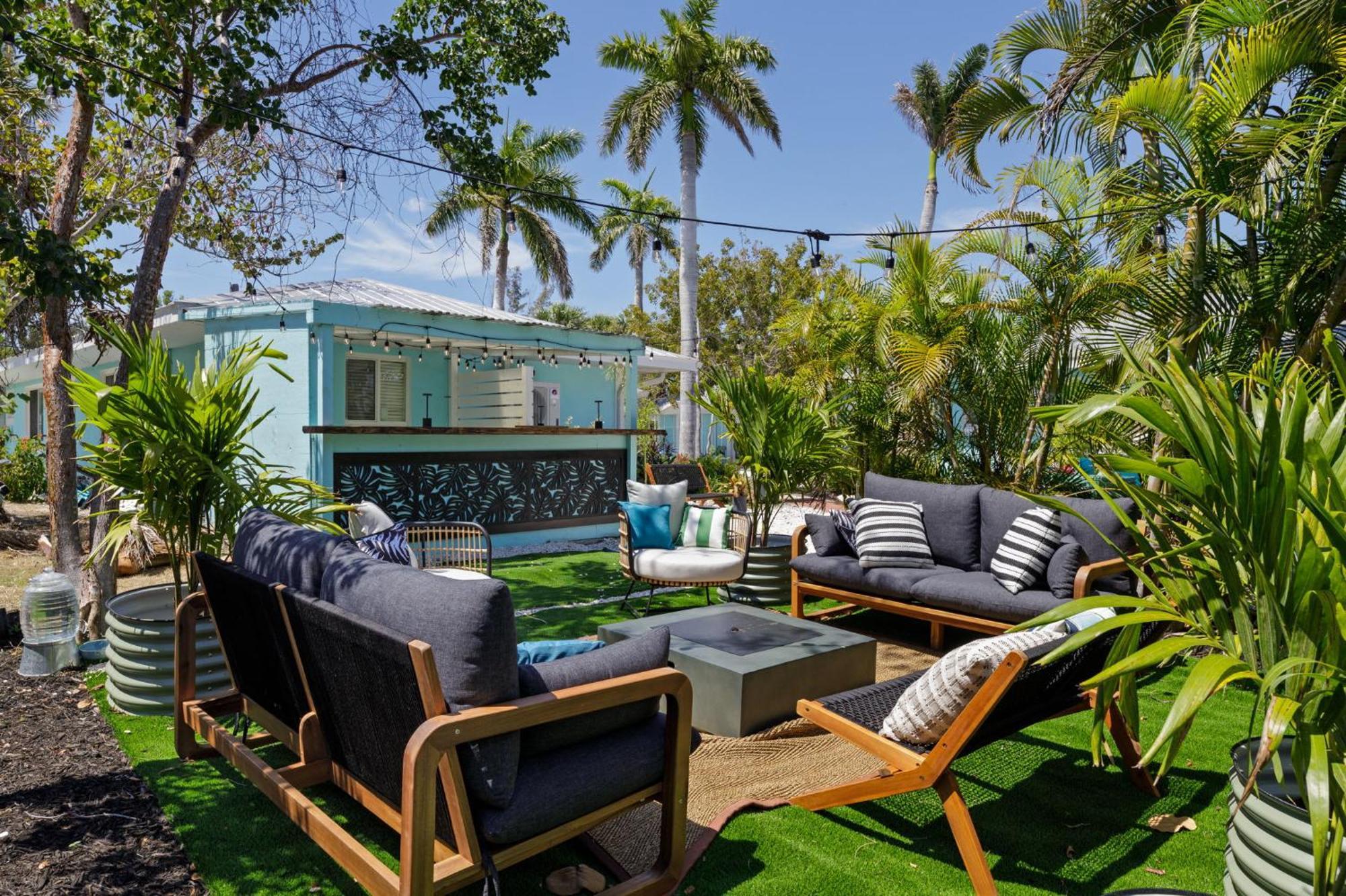 Captain Ed'S - Charming Studio At Palmview Of Sanibel With Bikes Exterior photo